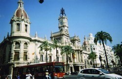 Transport in Valencia ~ Valencia Bus Plaza del Ayuntamiento