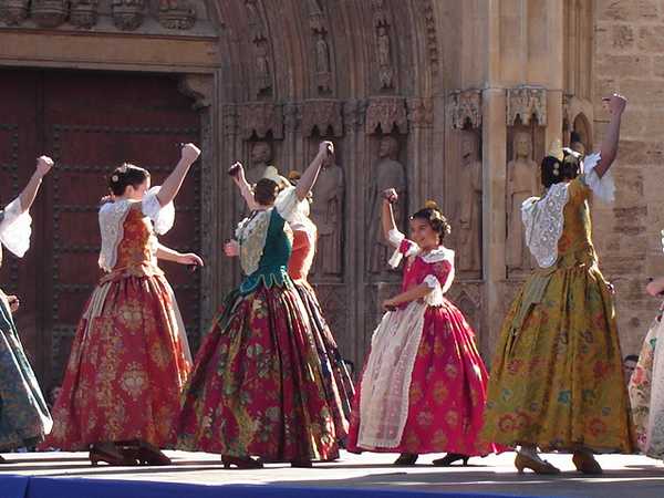 Traditional dancing in Valencia